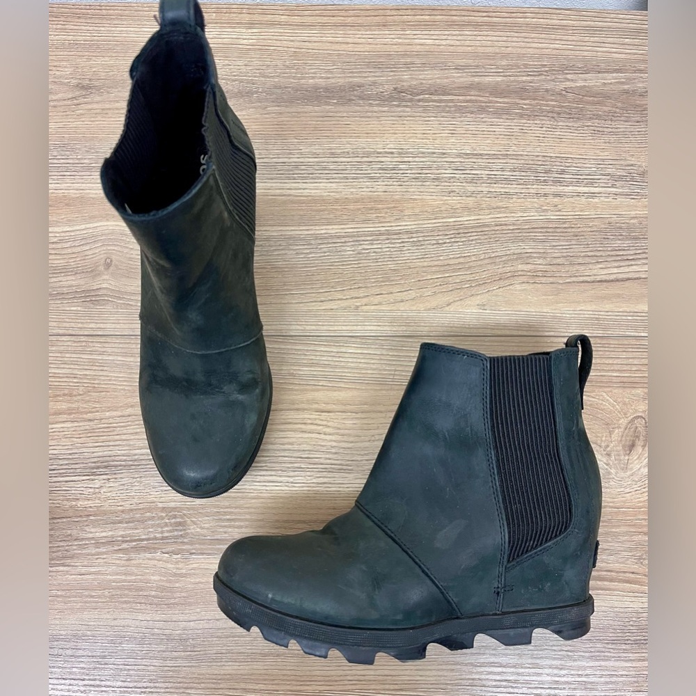 Sorel Joan of Arctic Wedge Chelsea Boots Solid Black Women’s Size 8.5